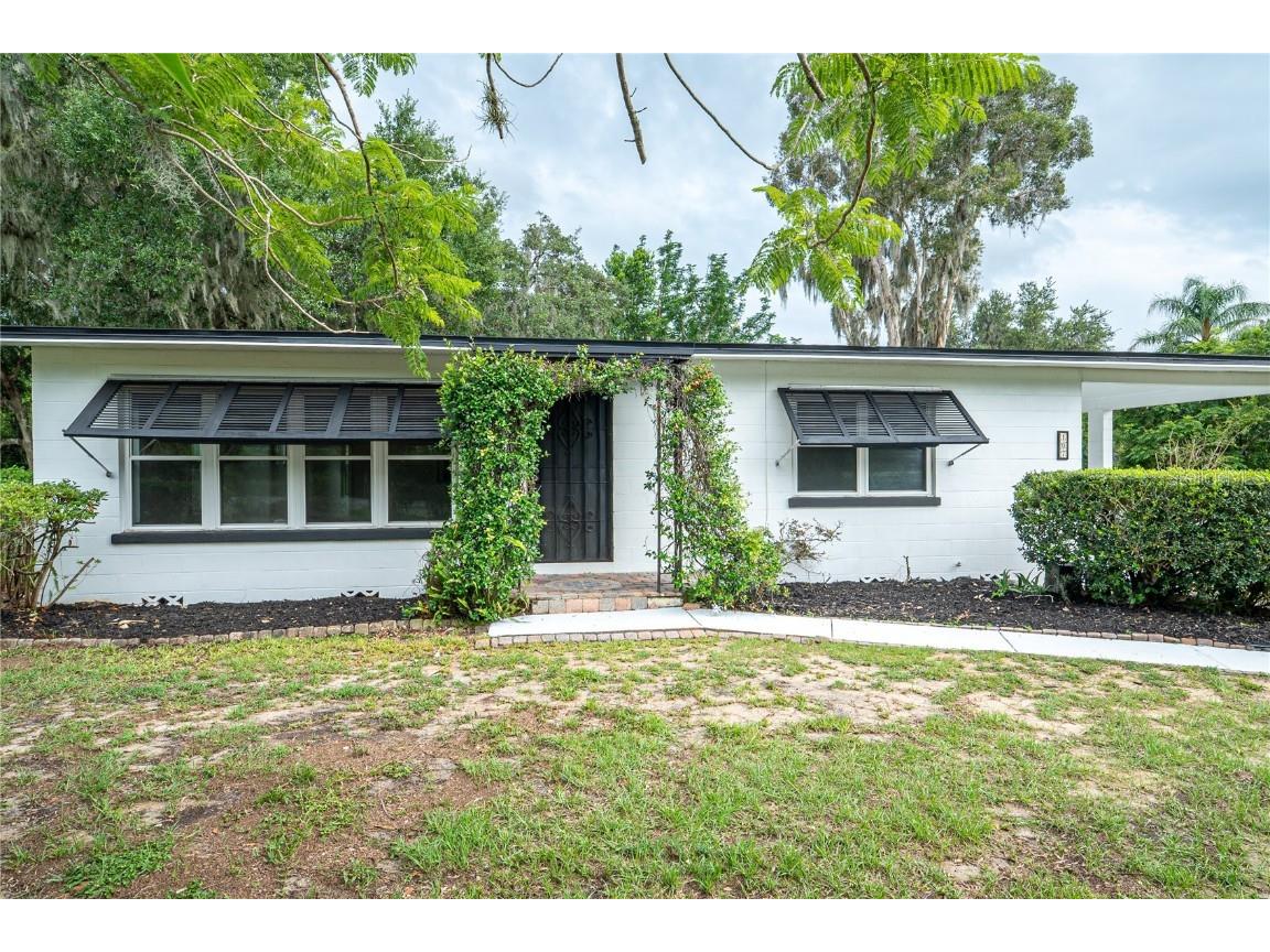 107 E Myrtle Street Howey In The Hills FL 34737 - LITTLE LAKE HARRIS G5069193 image1