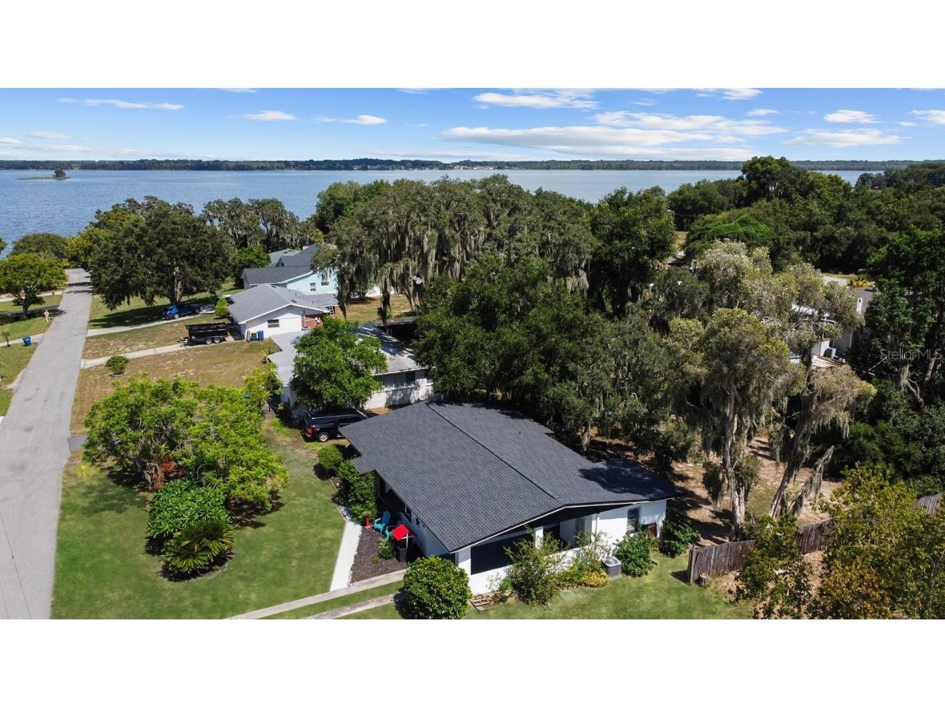 107 E Myrtle Street Howey In The Hills FL 34737 - LITTLE LAKE HARRIS O6237510 image1