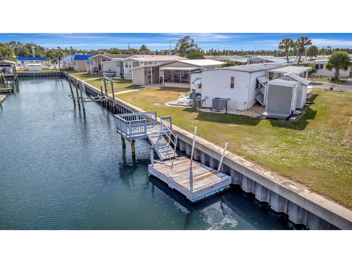 107 E Saint Johns Way Apollo Beach FL 33572 TB8442505 image1