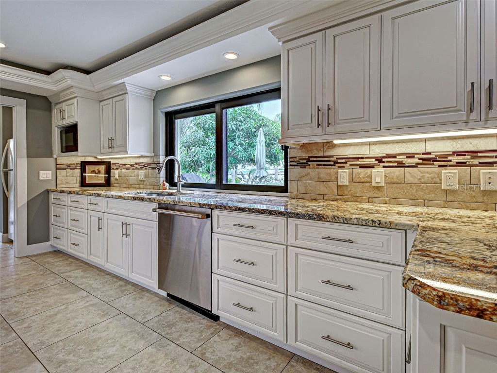 107 Free Court SE Port Charlotte FL 33952 - EDGEWATER LAKE N6141169 image8