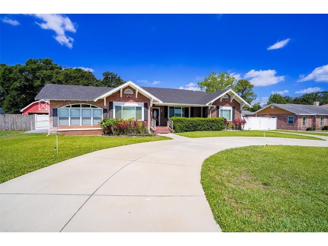 107 Lake Howard Drive NW Winter Haven FL 33880 P4925649 image1