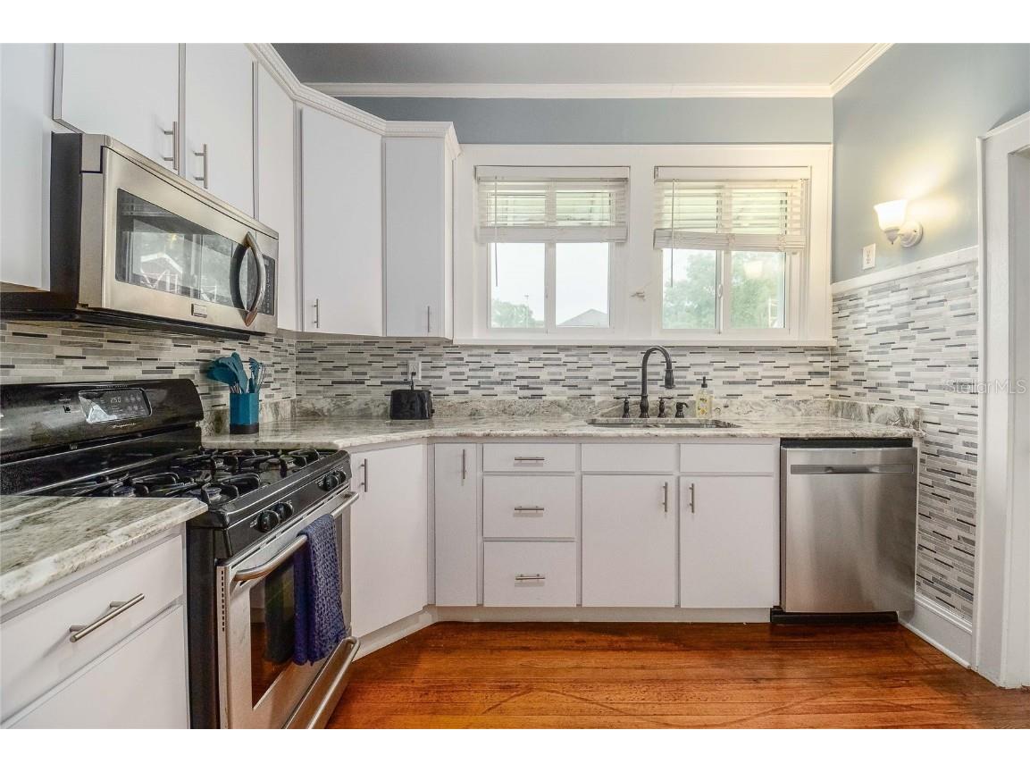 107 Lake Howard Drive NW Winter Haven FL 33880 - LAKE HOWARD L4957484 image8