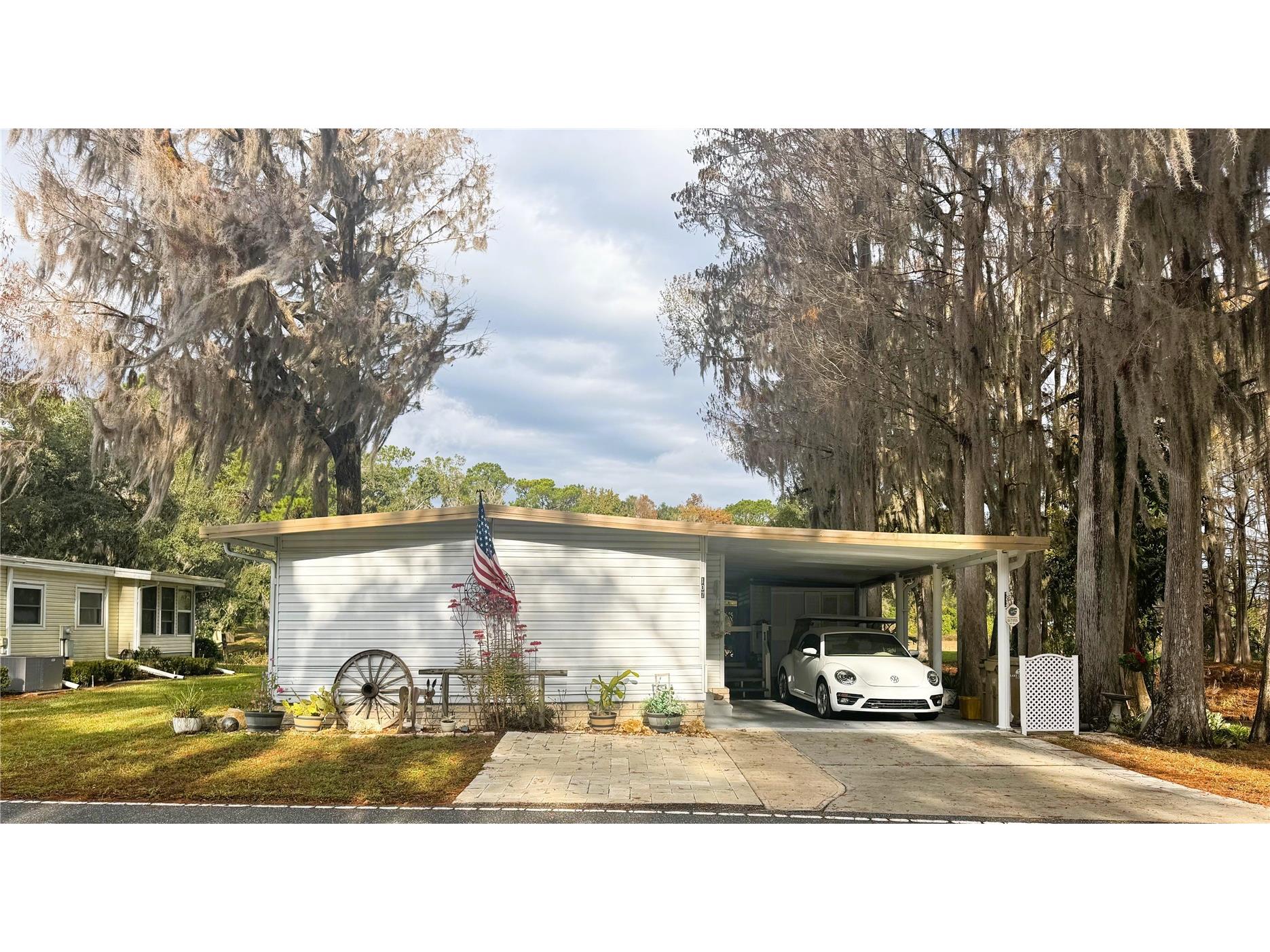 107 Royal Palm Drive Leesburg FL 34748 R4910551 image1