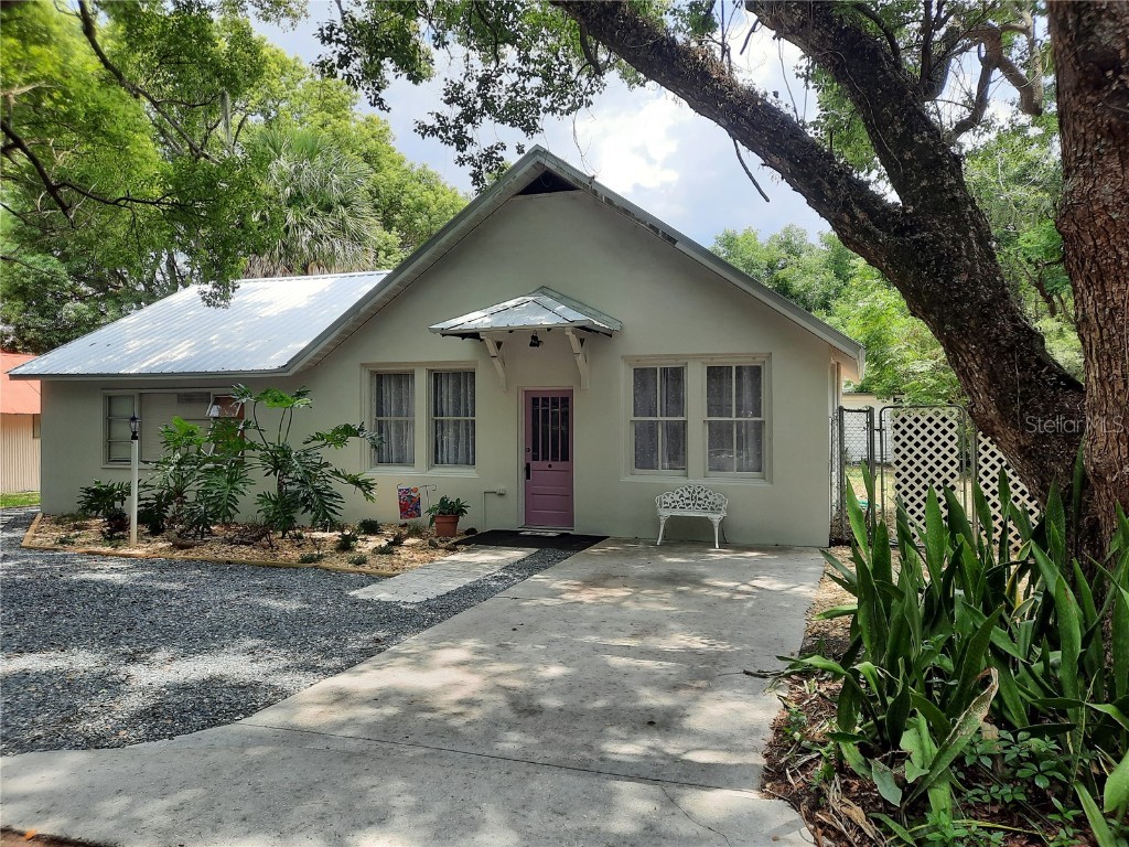 107 S Iona Avenue Fruitland Park FL 34731 G5092109 image1