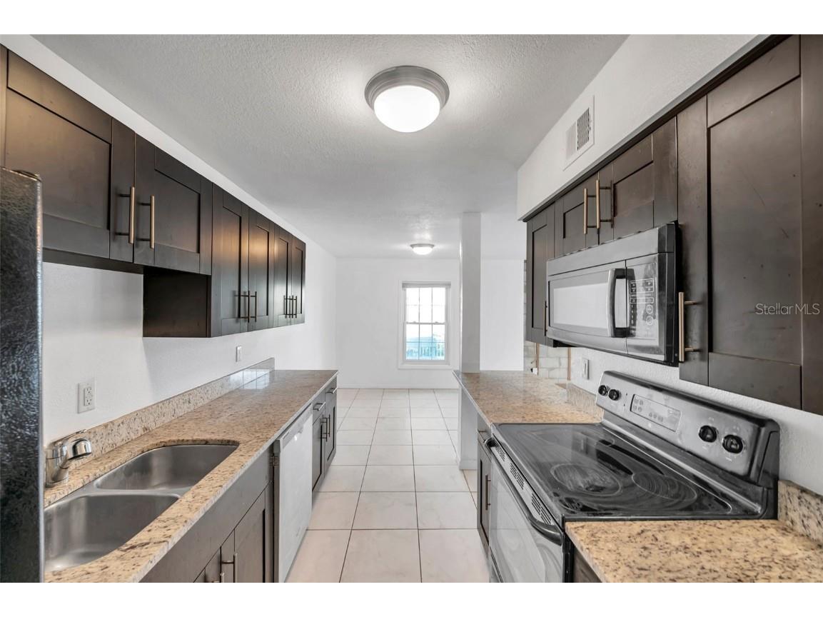 107 Seahorse Drive SE #A Saint Petersburg FL 33705 TB8339473 image11