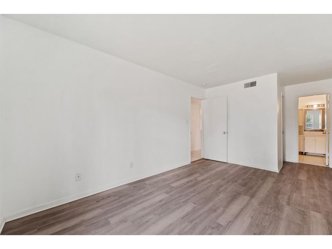 107 Seahorse Drive SE #A Saint Petersburg FL 33705 TB8339473 image28