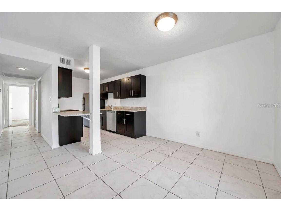 107 Seahorse Drive SE #A Saint Petersburg FL 33705 TB8339473 image4