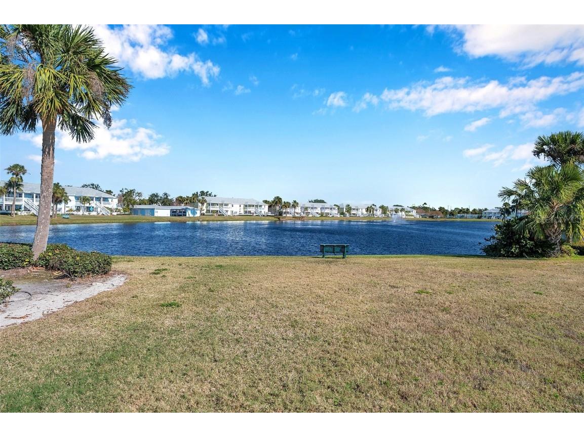 107 Seahorse Drive SE #A Saint Petersburg FL 33705 TB8339473 image42