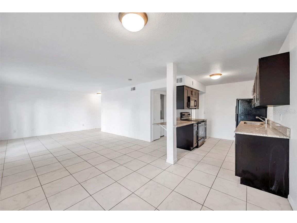 107 Seahorse Drive SE #A Saint Petersburg FL 33705 TB8339473 image5