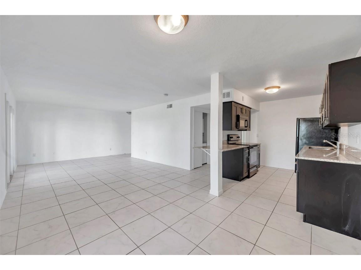 107 Seahorse Drive SE #A Saint Petersburg FL 33705 TB8339473 image6