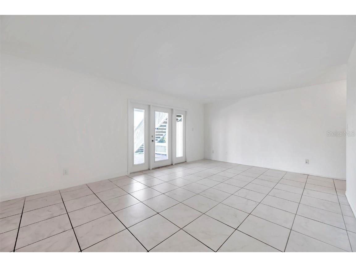 107 Seahorse Drive SE #A Saint Petersburg FL 33705 TB8339473 image8