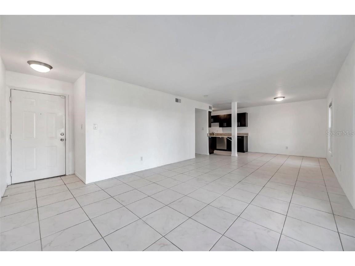 107 Seahorse Drive SE #A Saint Petersburg FL 33705 TB8406742 image2