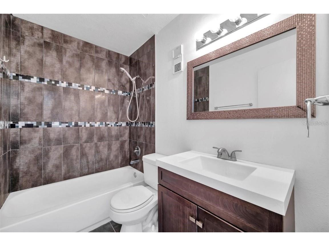 107 Seahorse Drive SE #A Saint Petersburg FL 33705 TB8406742 image7