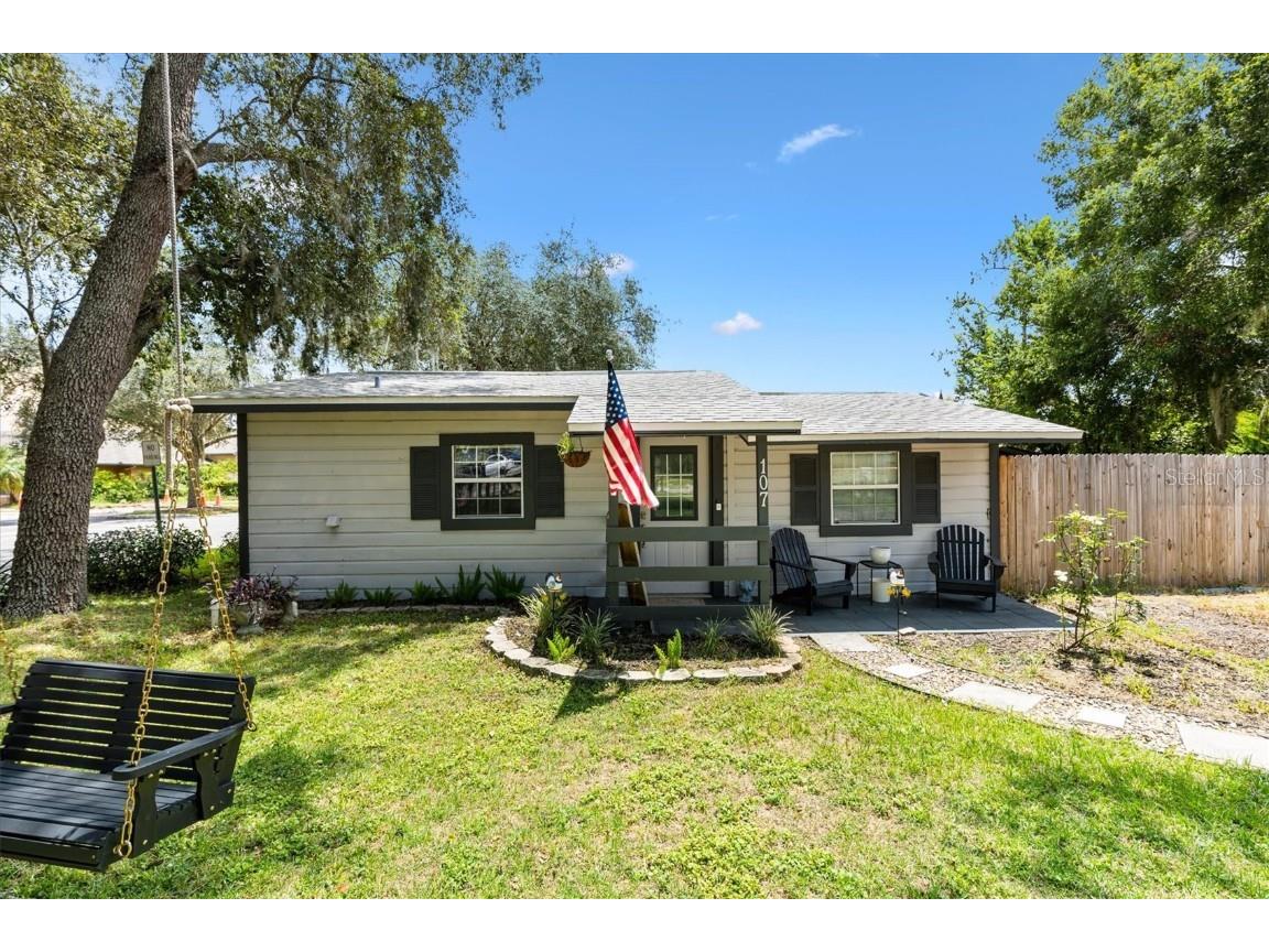 107 Second Street Lady Lake FL 32159 G5099848 image1