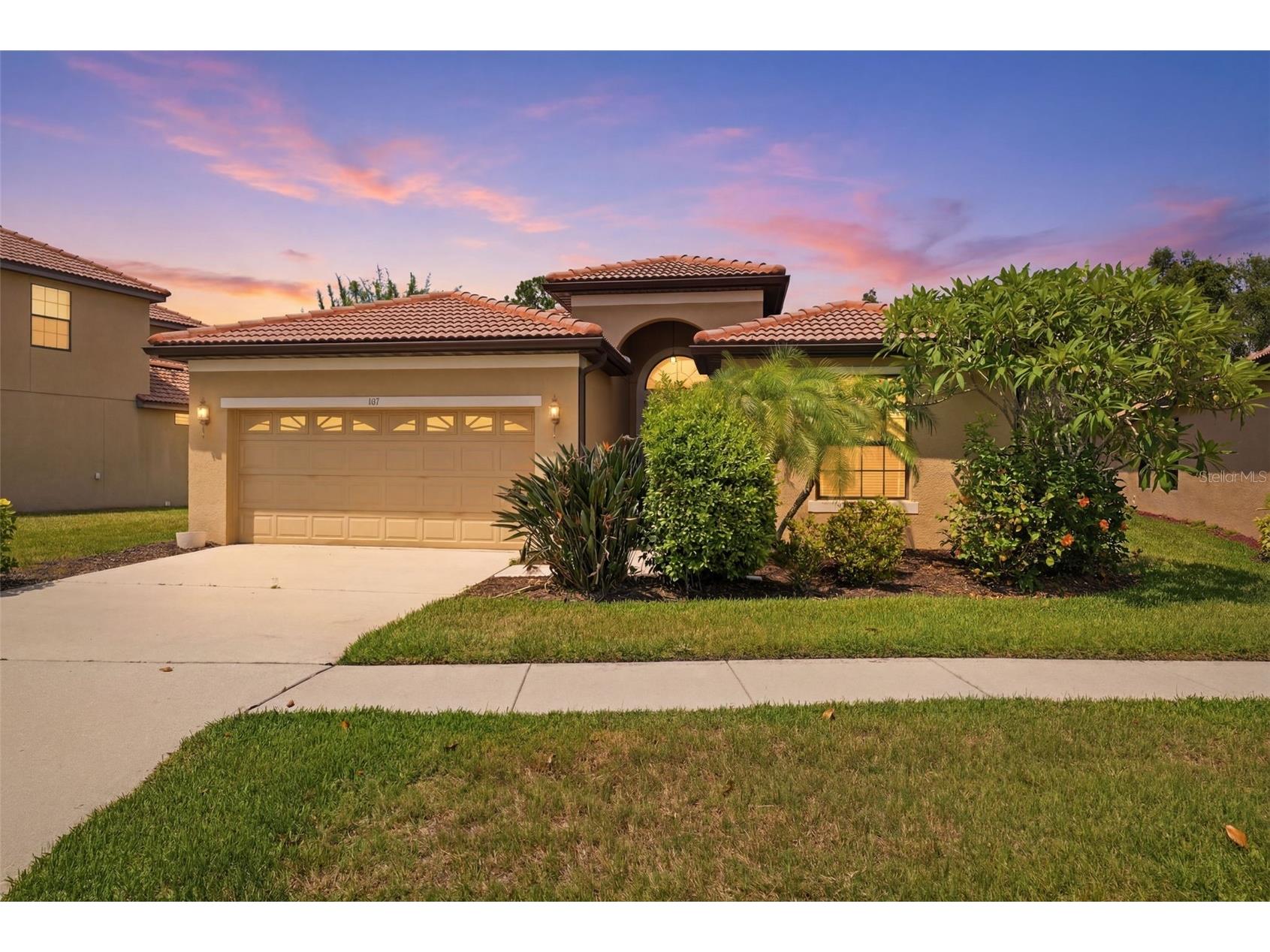 107 Silver Falls Dr Drive Apollo Beach FL 33572 W7885984 image1