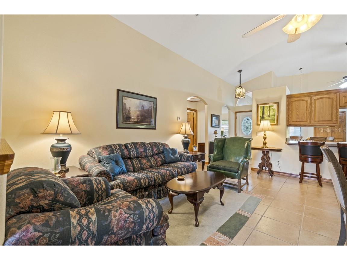 107 Twin Lake Circle, Umatilla, FL, 32784 MLS G5079396 Edina Realty