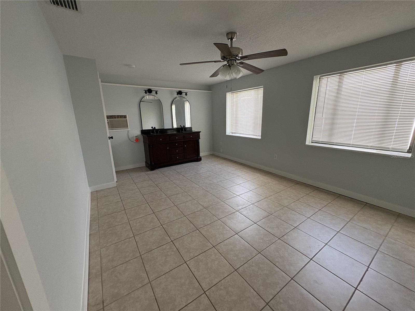 107 W Golf Links Avenue Eustis FL 32726 O6404044 image4