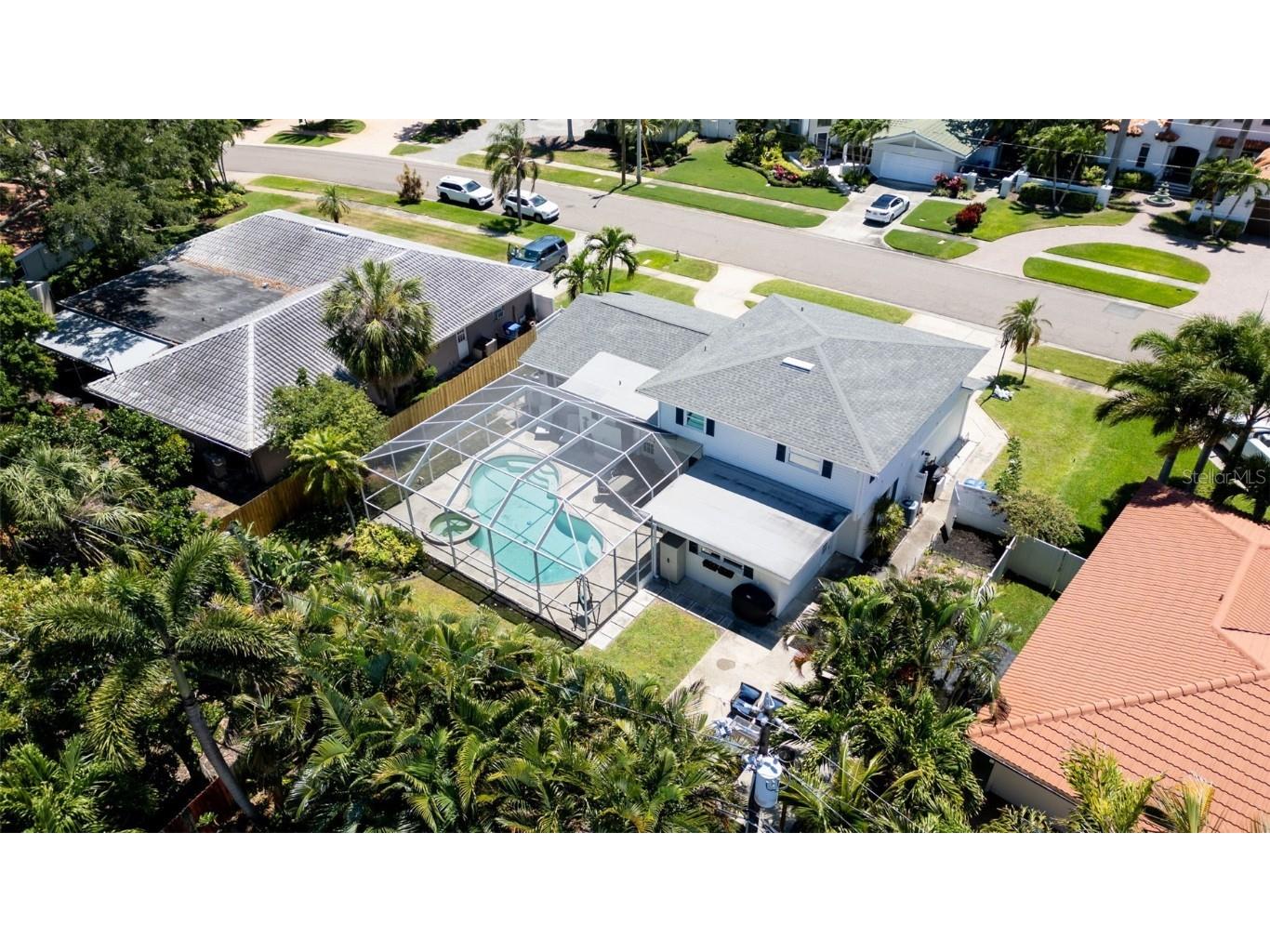 1070 Eden Isle Drive NE Saint Petersburg FL 33704 U8240182 image1