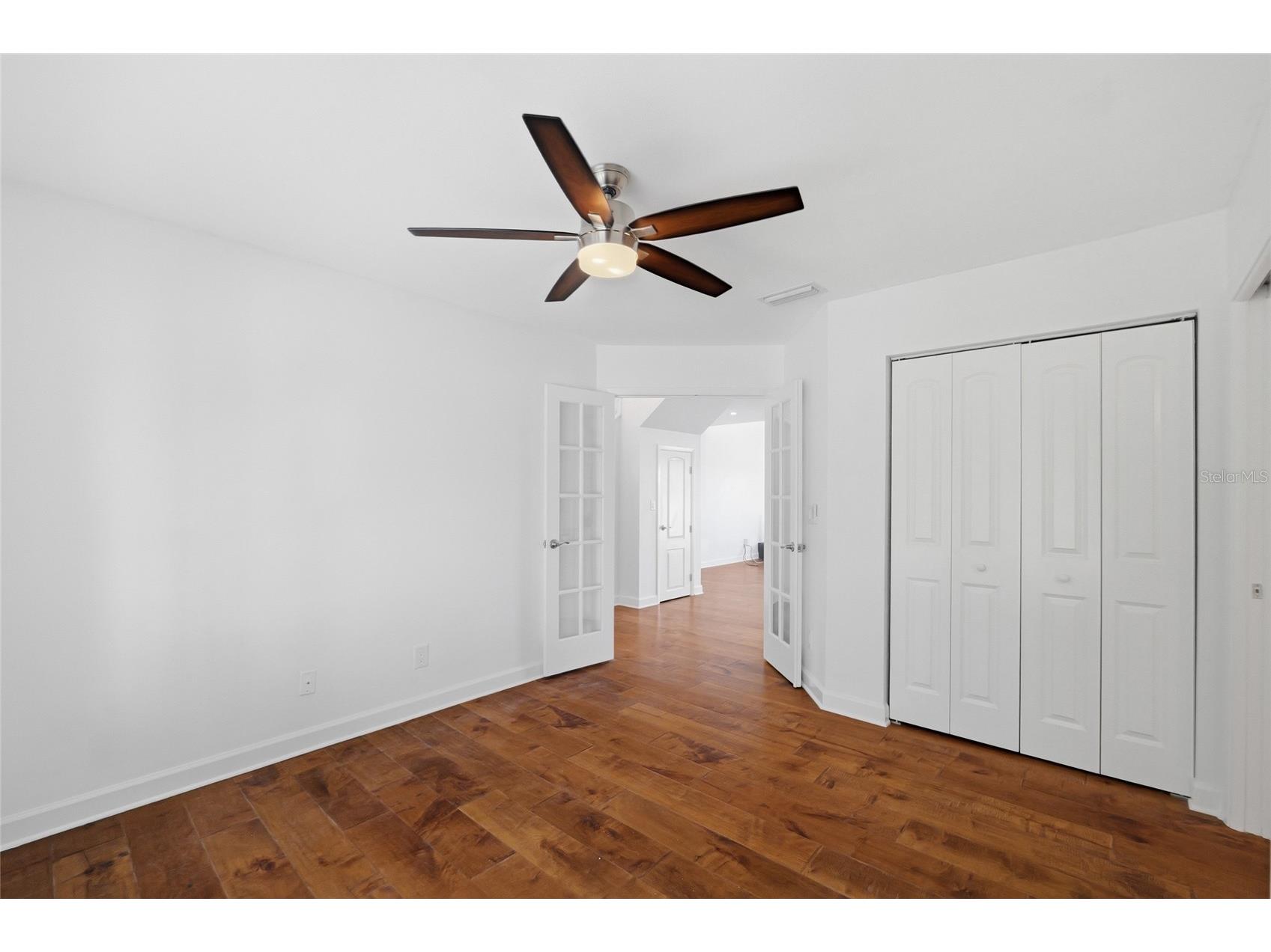 1070 Sanabel Court NE Saint Petersburg FL 33702 - RIVIERA BAY TB8509601 image17