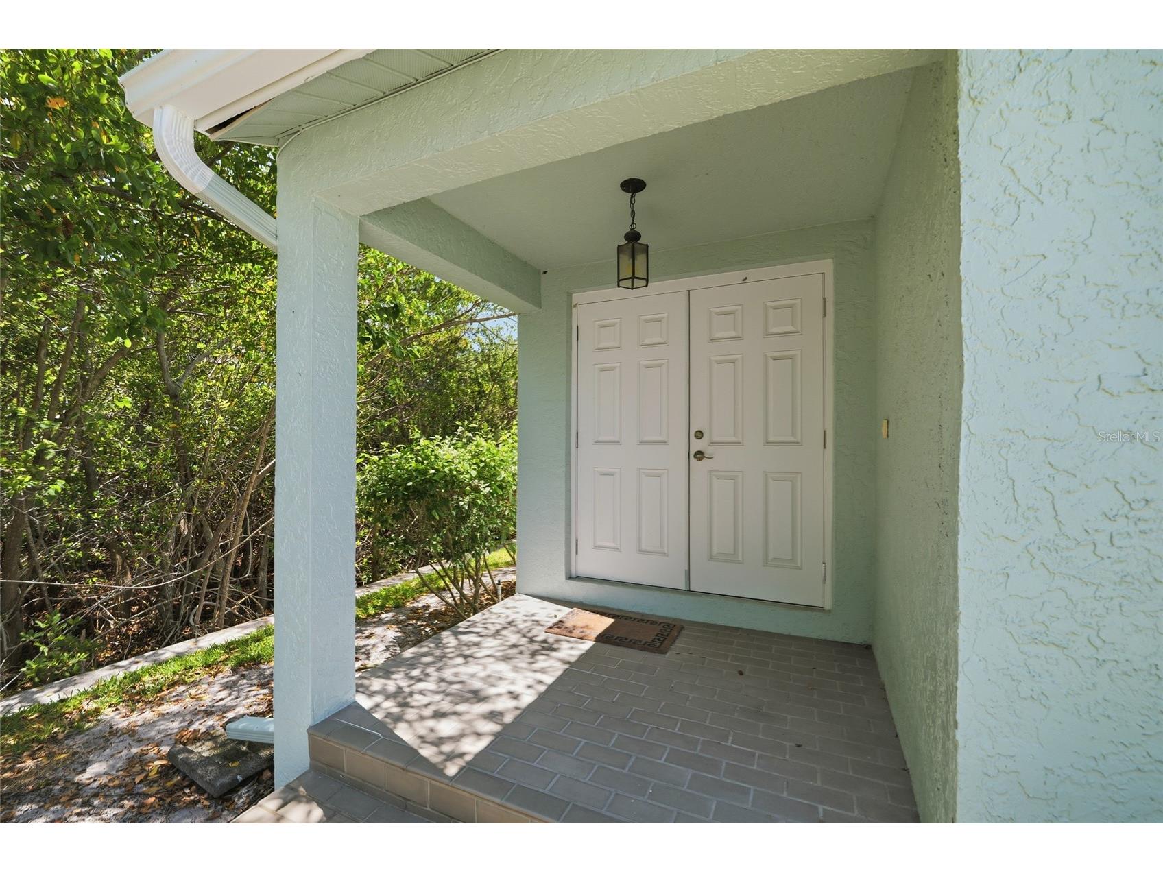 1070 Sanabel Court NE Saint Petersburg FL 33702 - RIVIERA BAY TB8509601 image2