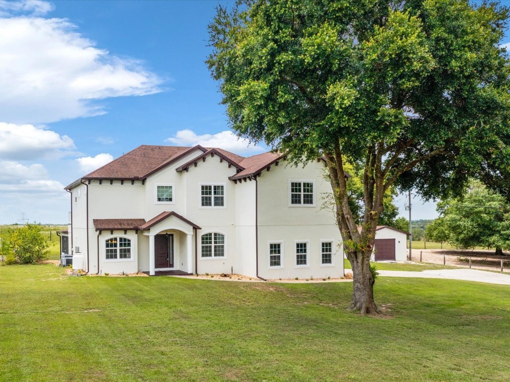 10700 South Ave Howey In The Hills FL 34737 O6091135 image1