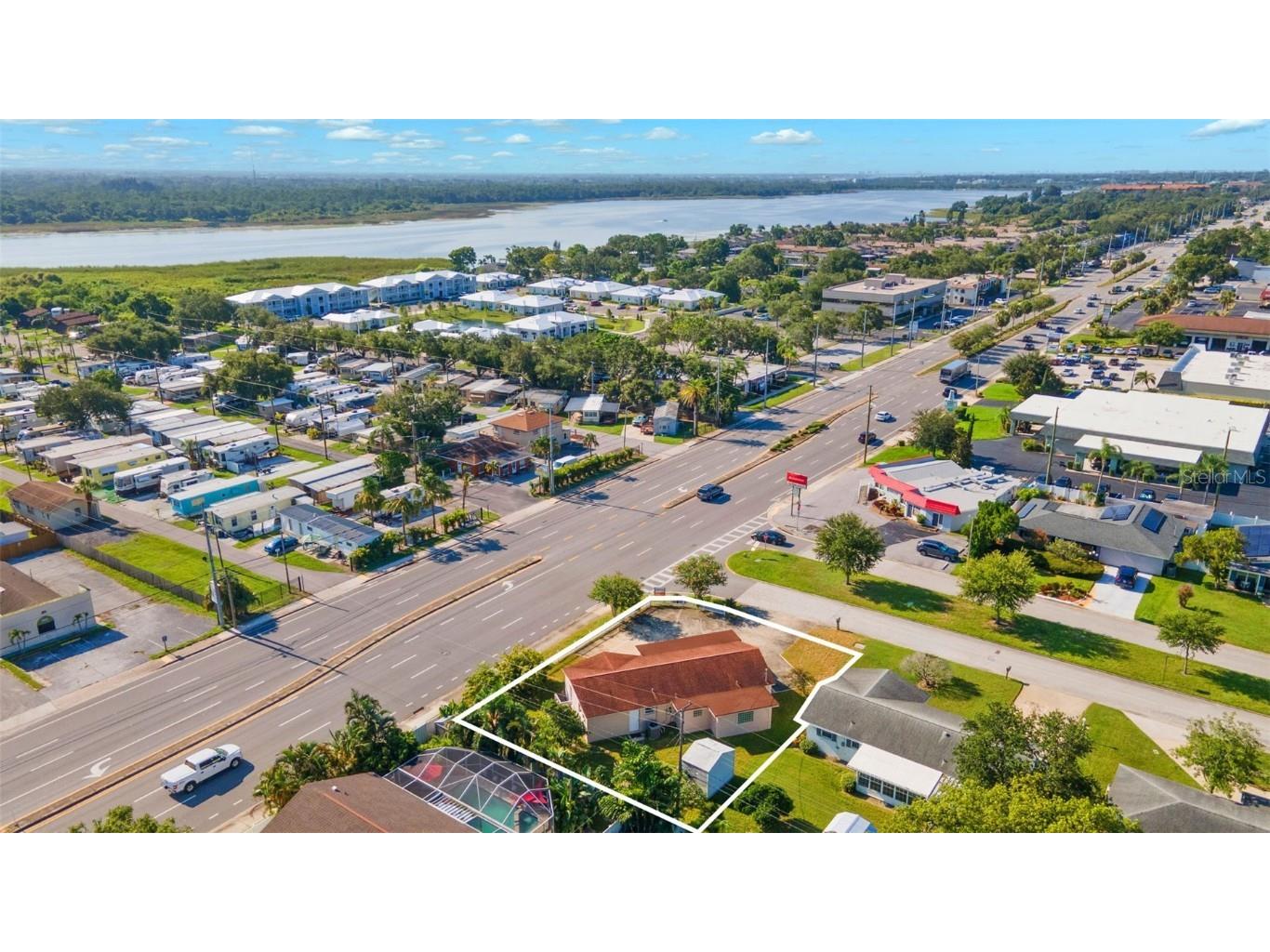 10701 Village Green Avenue Seminole FL 33772 TB8411548 image1