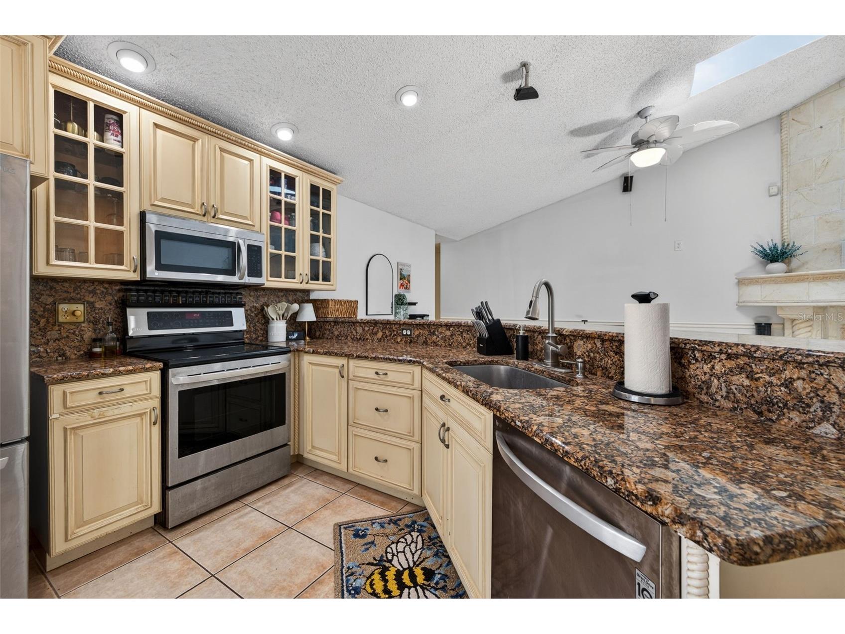 10705 Out Island Drive Tampa FL 33615 - COVE LAKE TB8512234 image12