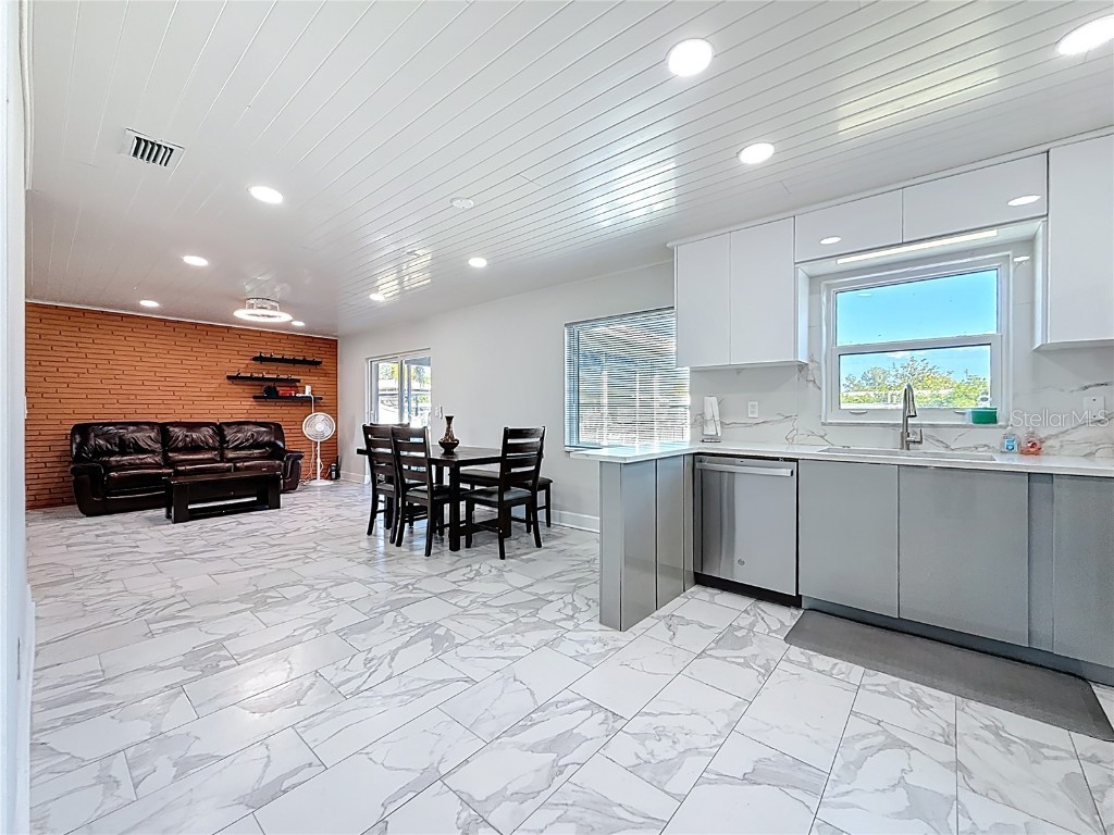 10709 Donbrese Avenue Tampa FL 33615 TB8453149 image15