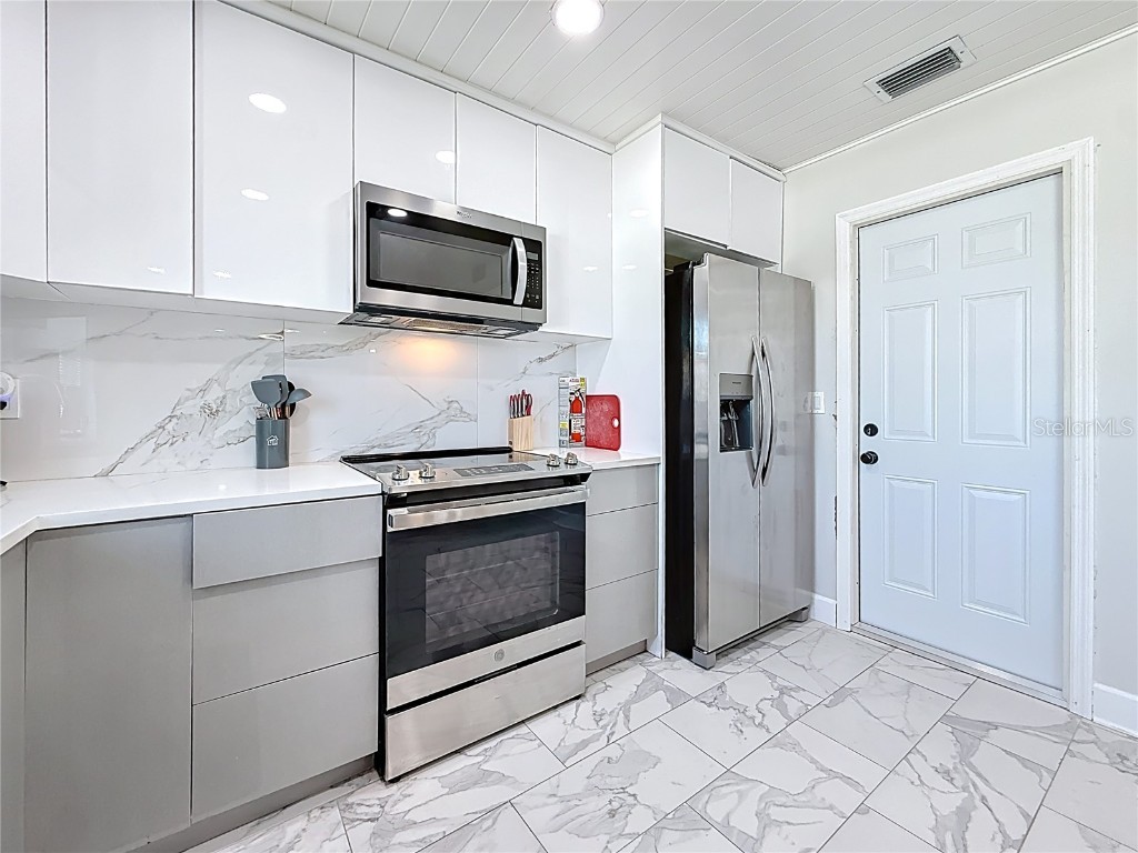 10709 Donbrese Avenue Tampa FL 33615 TB8453149 image18