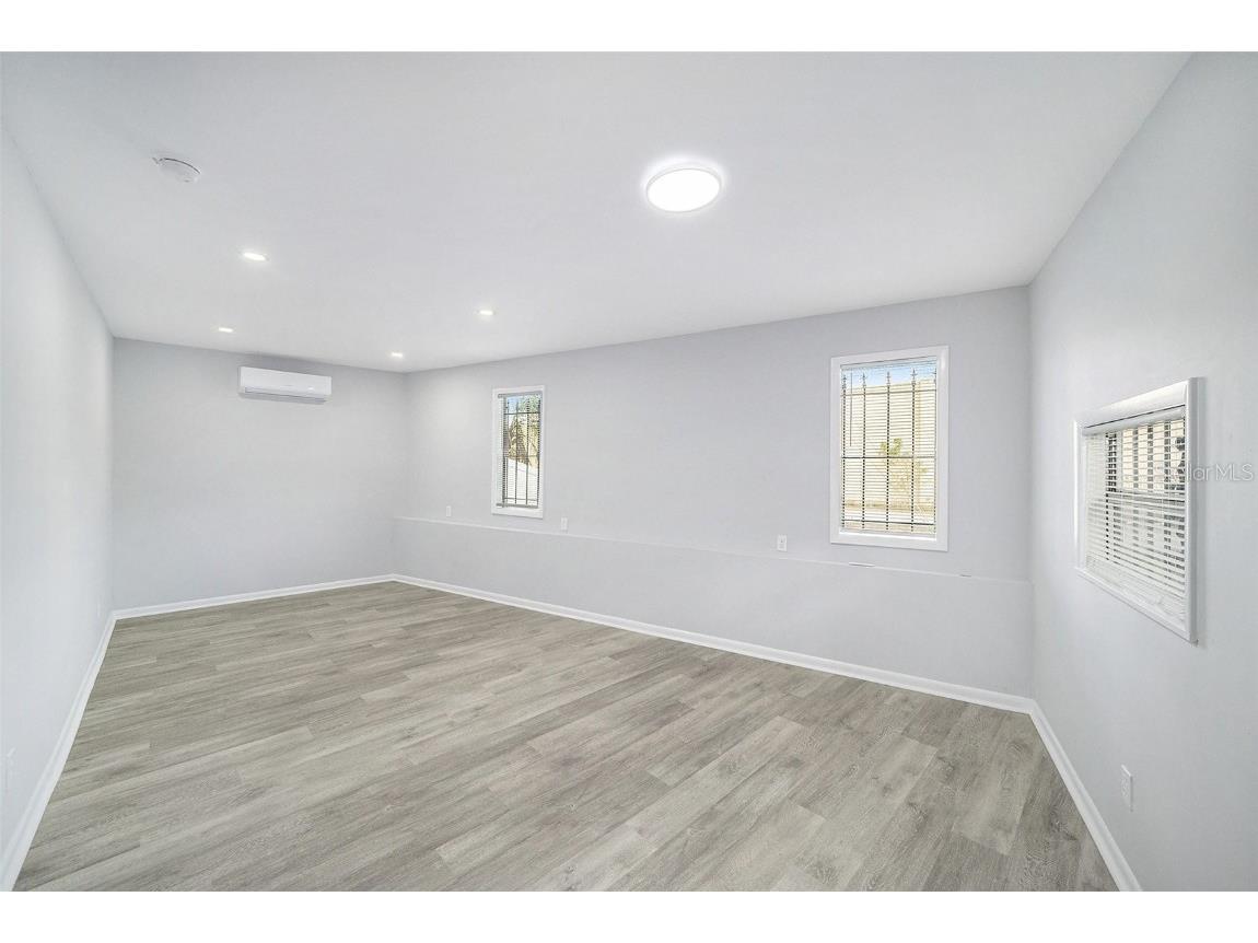 10714 N Central Avenue Tampa FL 33612 C7517473 image12