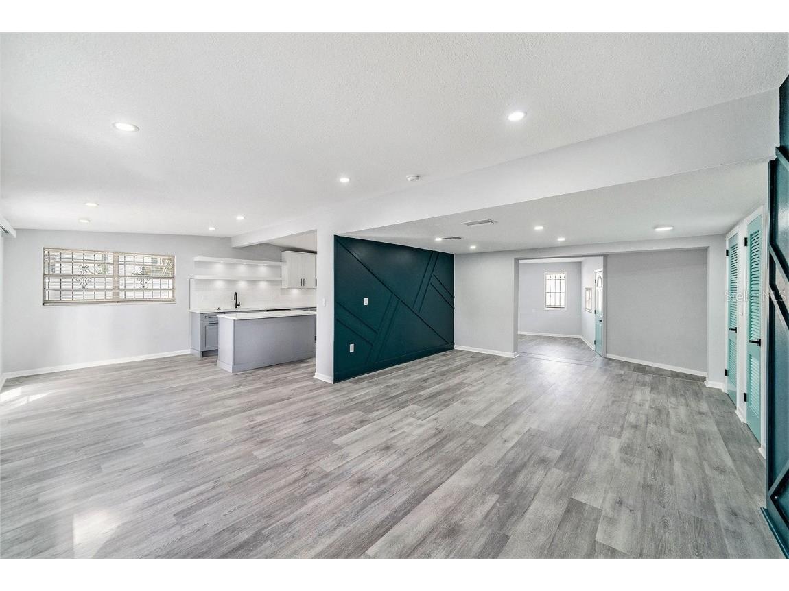 10714 N Central Avenue Tampa FL 33612 C7517473 image13