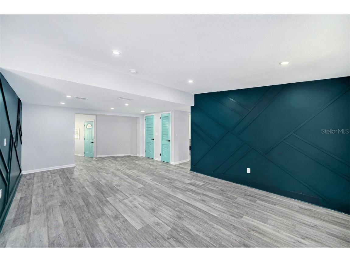 10714 N Central Avenue Tampa FL 33612 C7517473 image15