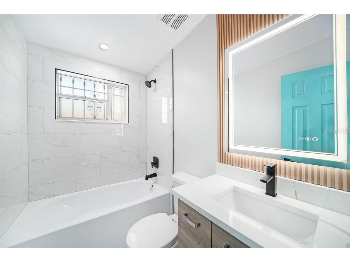 10714 N Central Avenue Tampa FL 33612 C7517473 image20