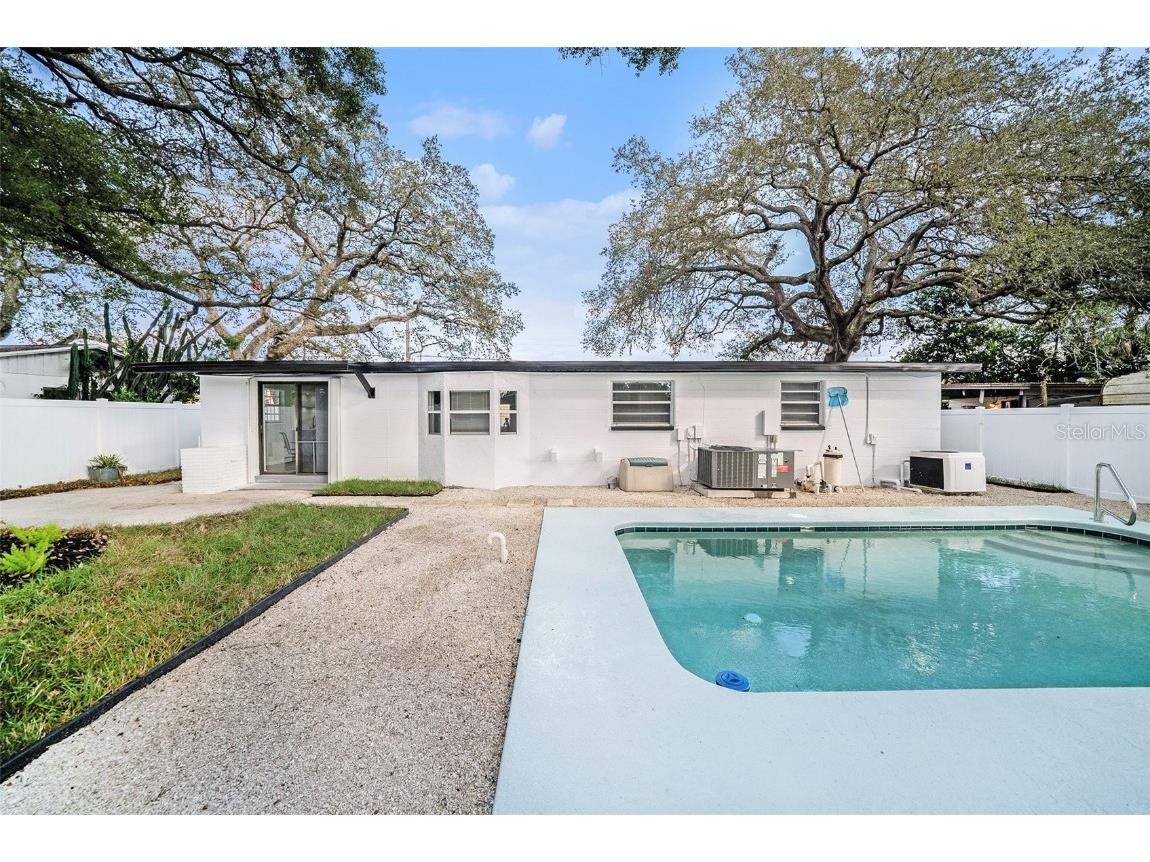 10714 N Central Avenue Tampa FL 33612 C7517473 image6