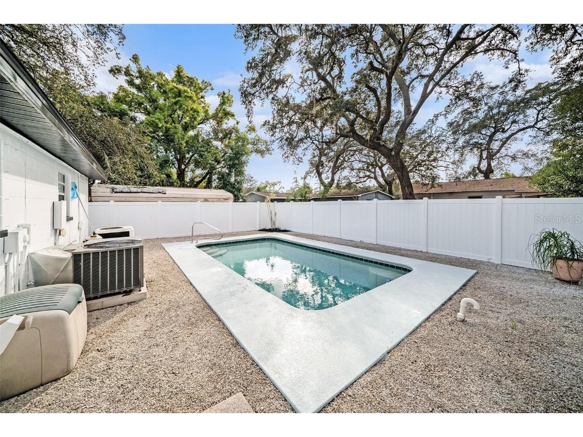 10714 N Central Avenue Tampa FL 33612 C7517473 image7