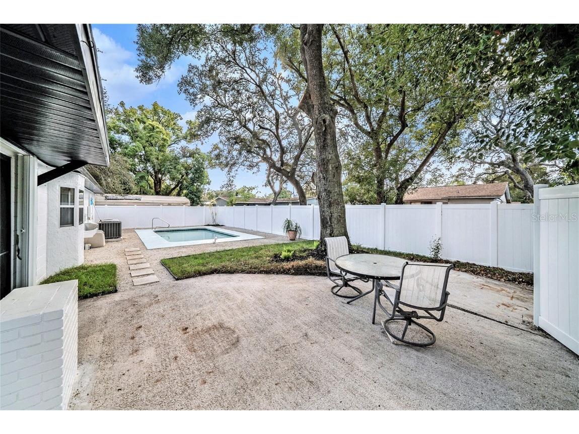 10714 N Central Avenue Tampa FL 33612 C7517473 image9