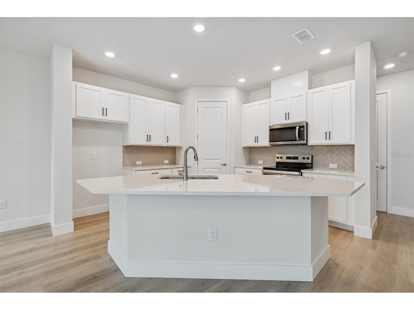 10720 Oak Bend Drive Parrish FL 34219 TB8495966 image5