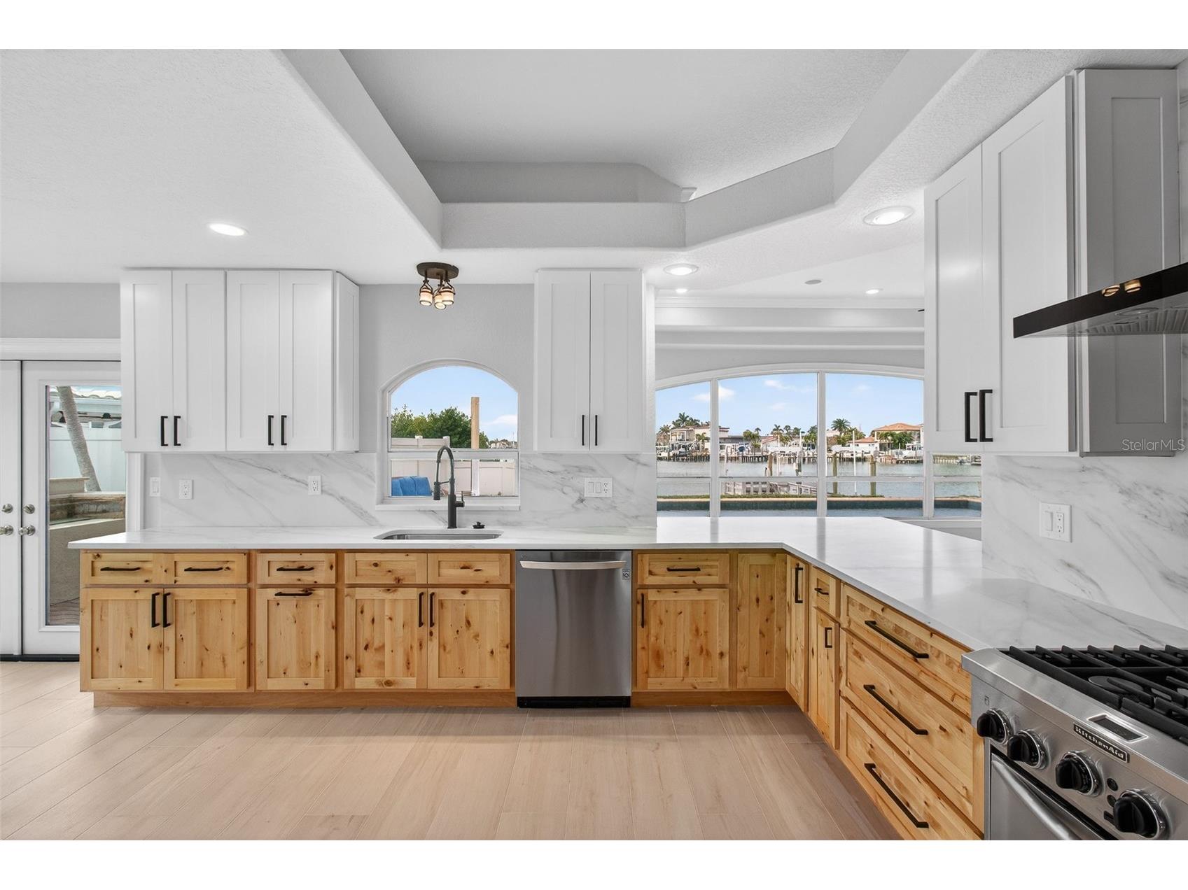 1073 79th Street S Saint Petersburg FL 33707 TB8462975 image16