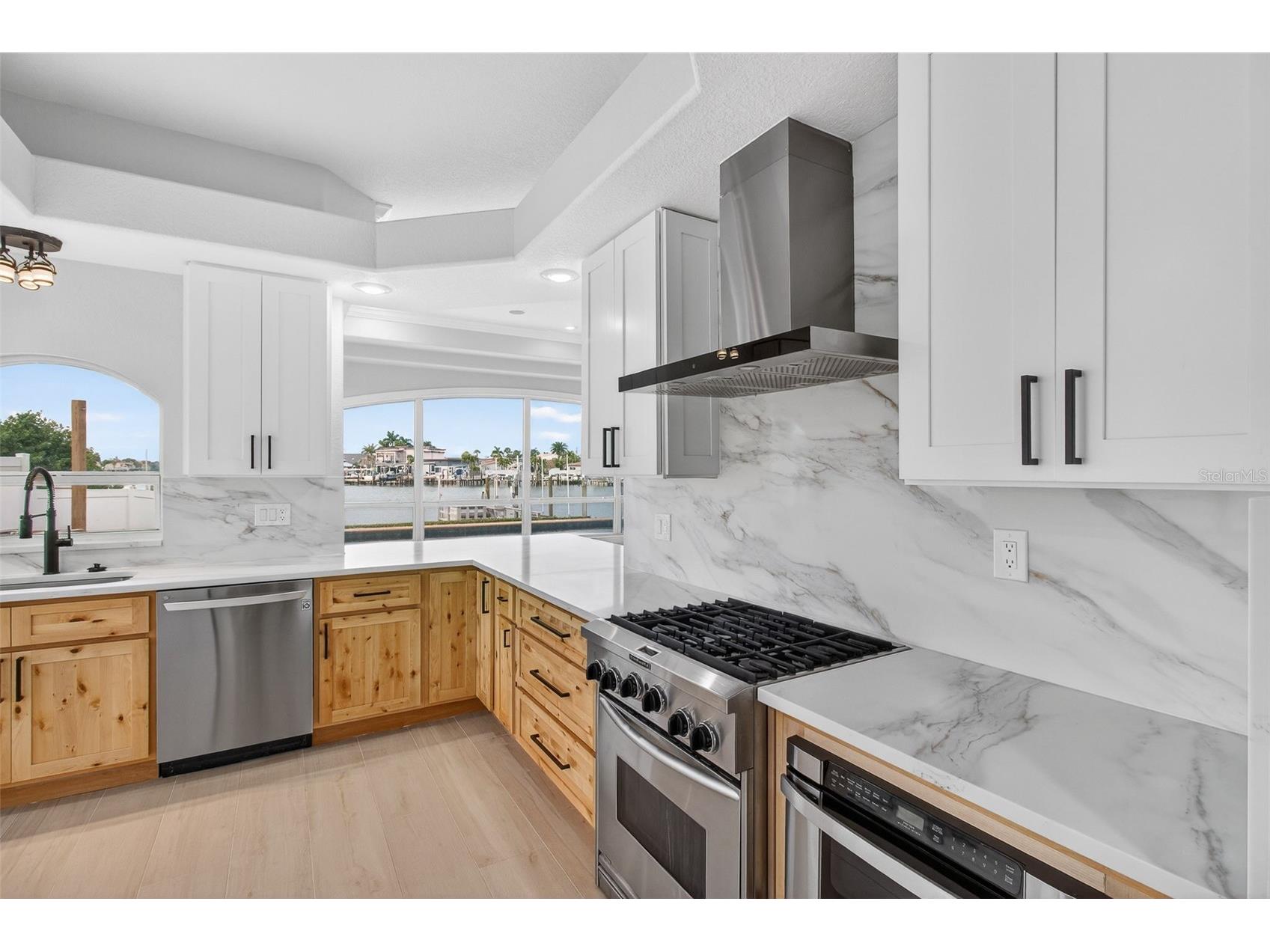 1073 79th Street S Saint Petersburg FL 33707 TB8462975 image17