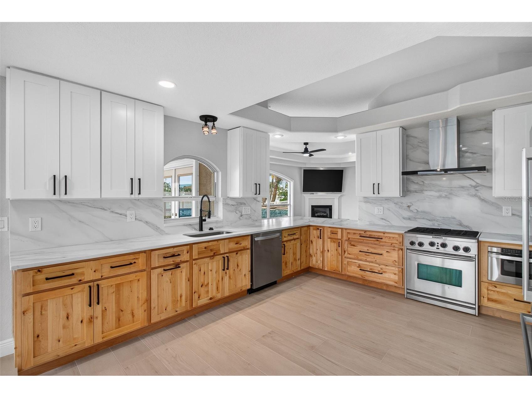 1073 79th Street S Saint Petersburg FL 33707 TB8462975 image18