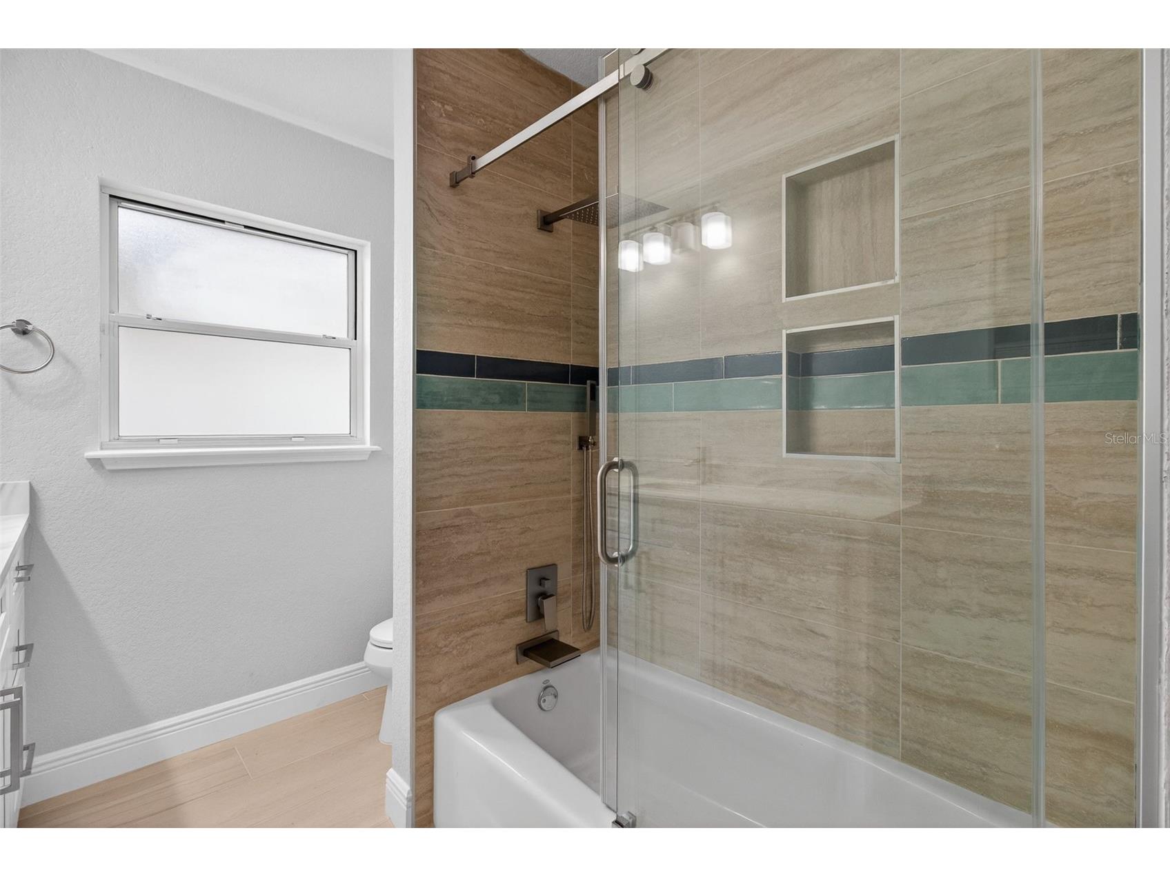 1073 79th Street S Saint Petersburg FL 33707 TB8462975 image25