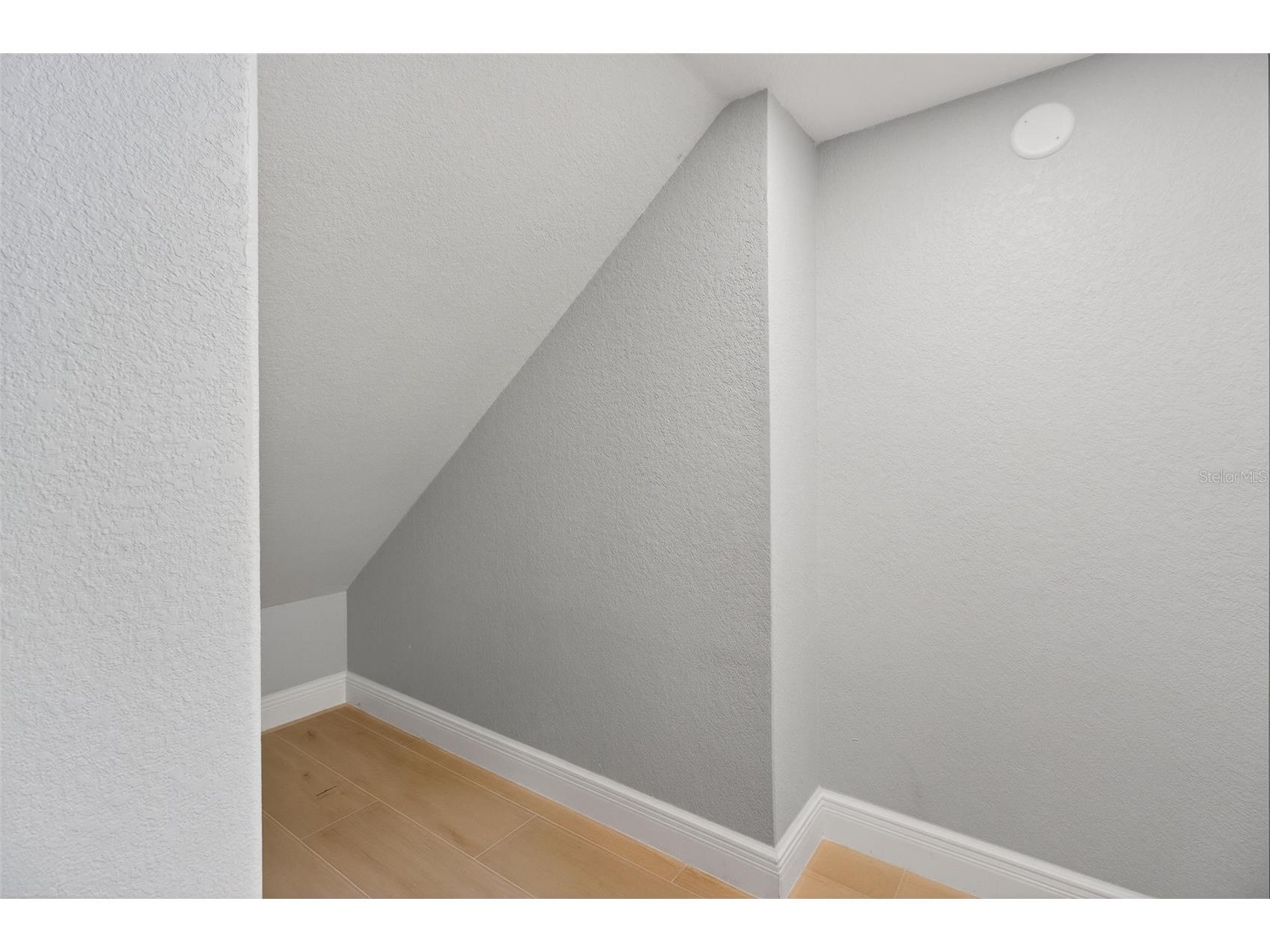 1073 79th Street S Saint Petersburg FL 33707 TB8462975 image27