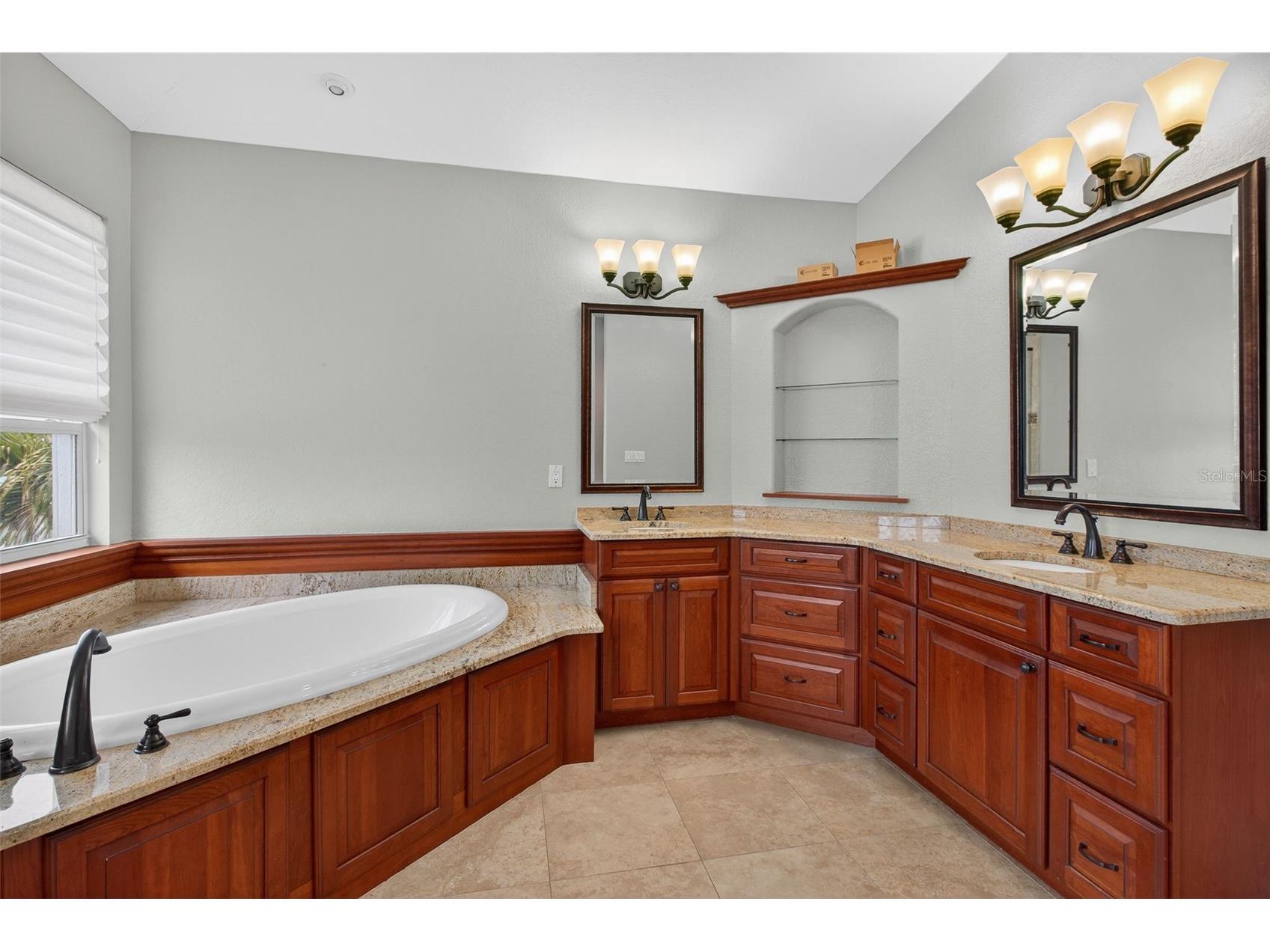 1073 79th Street S Saint Petersburg FL 33707 TB8462975 image48