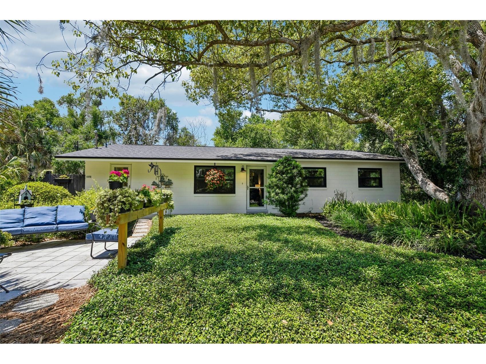1073 Central Street Mount Dora FL 32757 - LAKE DORA G5111509 image1