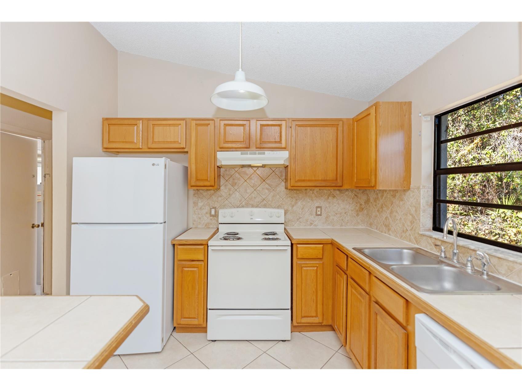 1073 Humphrey Boulevard Deltona FL 32738 O6381335 image4