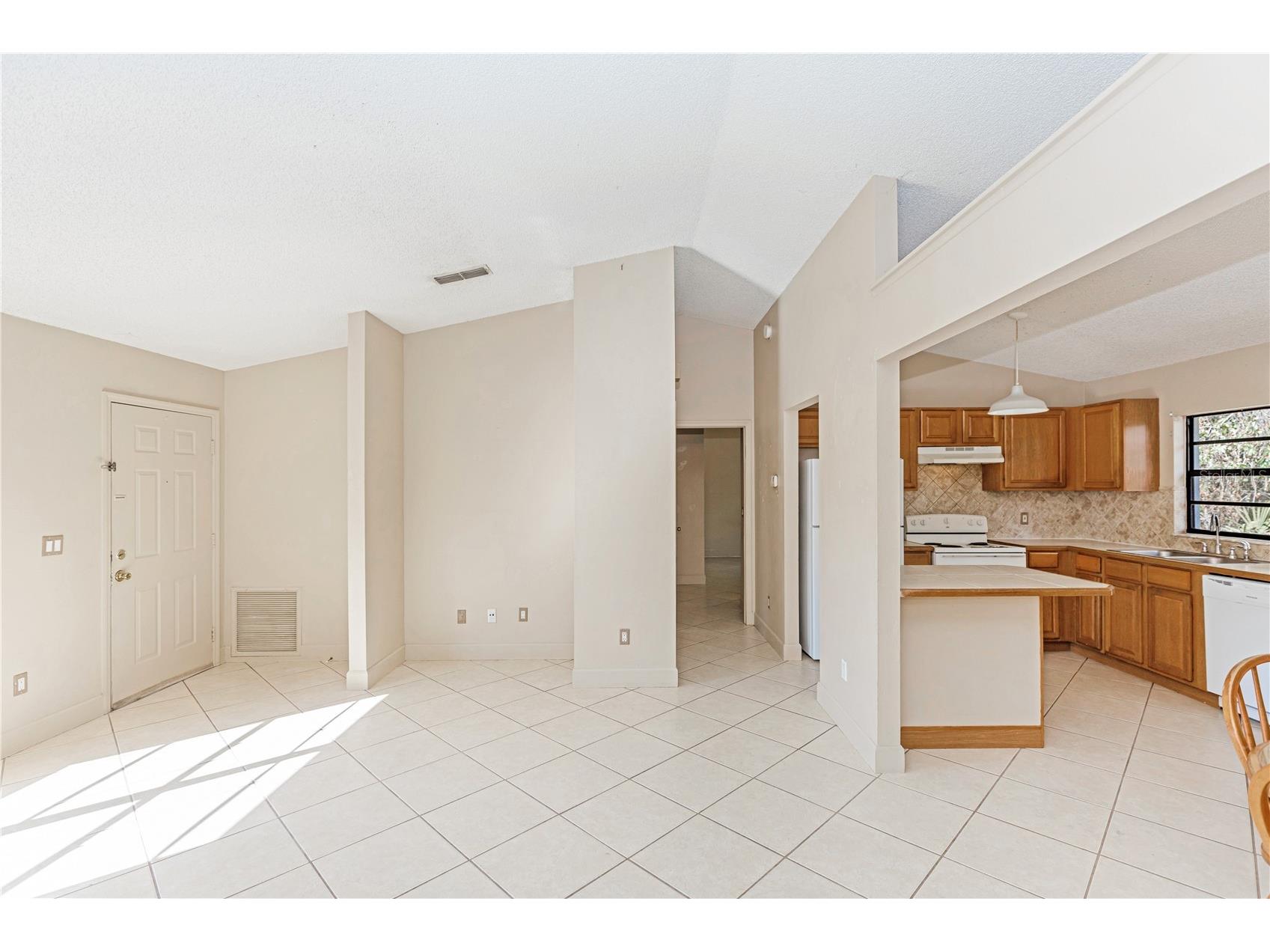 1073 Humphrey Boulevard Deltona FL 32738 O6381335 image6