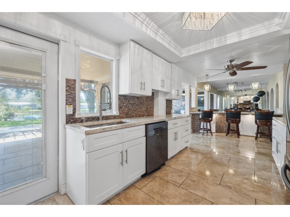 10730 52nd Avenue N Saint Petersburg FL 33708 TB8396592 image18