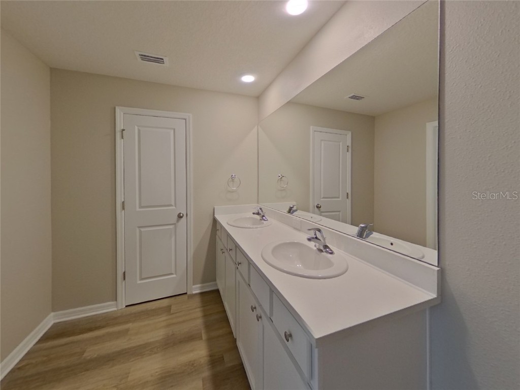 10734 Hidden Banks Glen Parrish FL 34219 A4666178 image7