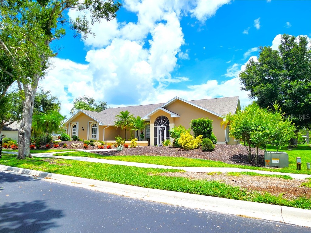 1074 Harbour Glen Place Punta Gorda FL 33983 T3458015 image1
