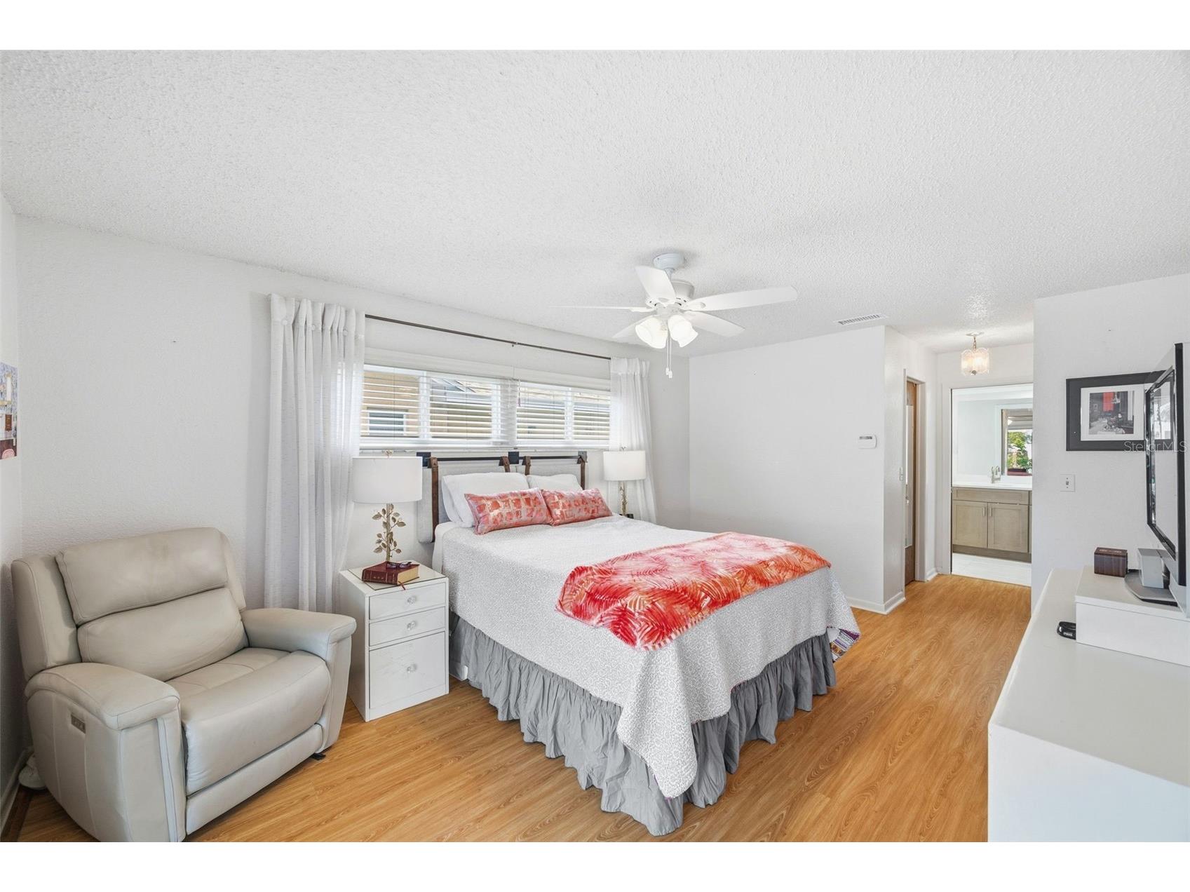10744 97th Street Largo FL 33773 TB8522027 image40